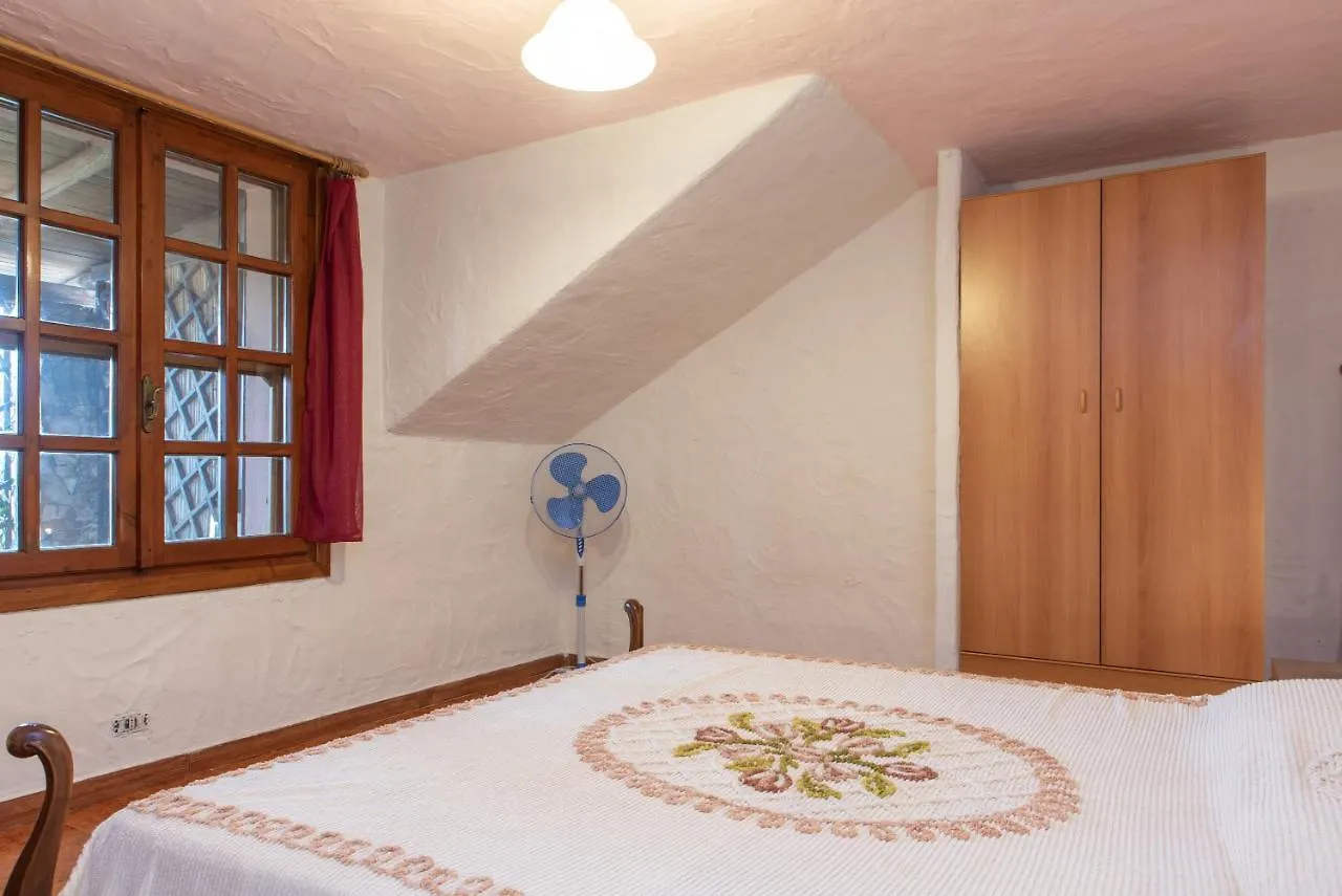 Runcina 1 Apartment San Teodoro  Italy